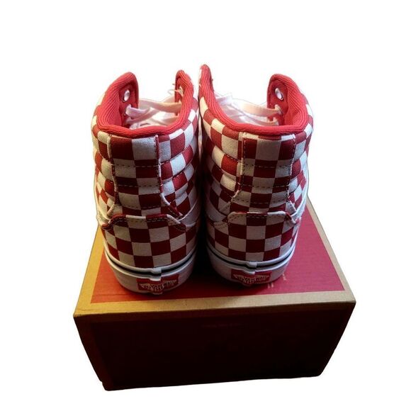 NWT VANS sneaker. SIZE 8. - Picture 3 of 4